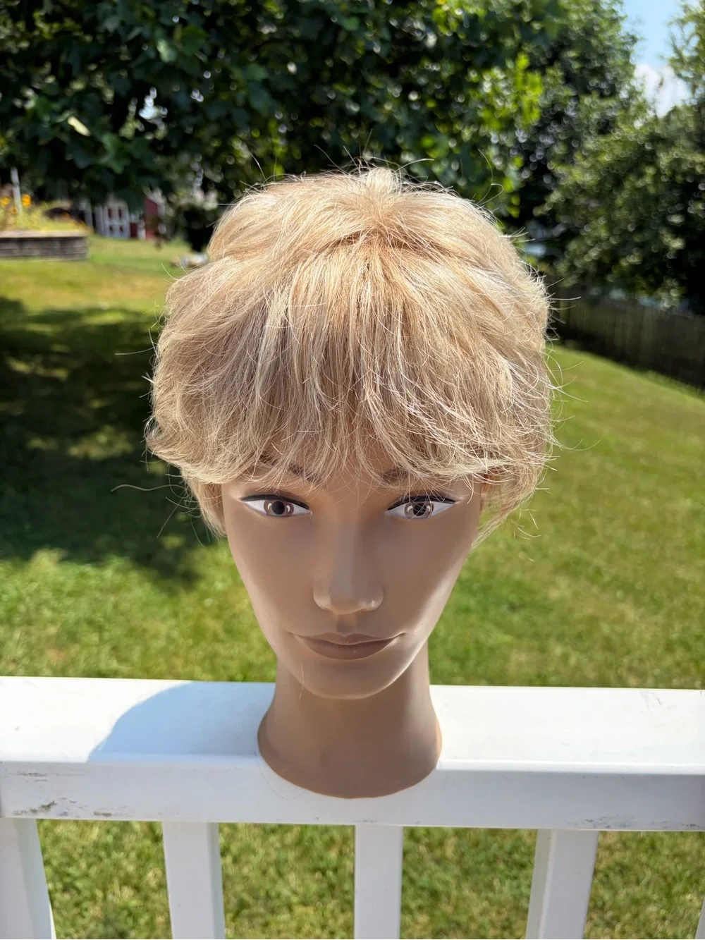 Short blonde wavy pixie cut synthetic wig with bangs